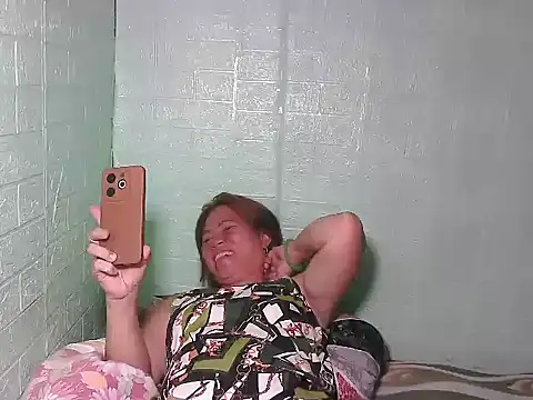 Snapshot of Smilinglovely chatting on 05/18/26, 08:09 Smilinglovely online show from 05/18/26, 08:09