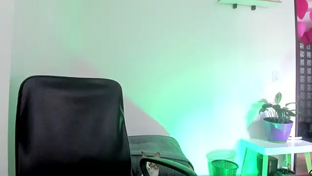 MaddieHunter online show from 02/02/26, 02:49