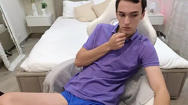 MoonlinSkinn online show from 11/27/25, 08:05