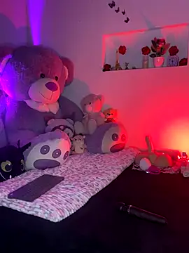 Snapshot of KarolRojas_22 chatting on 11/30/25, 07:18 KarolRojas 22 online show from 11/30/25, 07:18