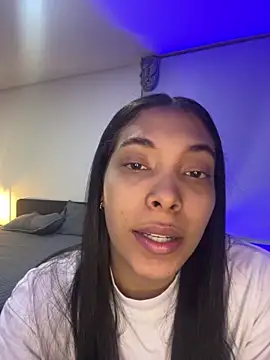 Snapshot of KarolRojas_22 chatting on 05/09/26, 02:06 KarolRojas 22 online show from 05/09/26, 02:06