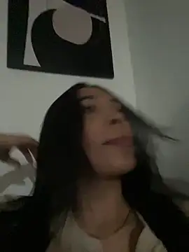 Snapshot of KarolRojas_22 chatting on 06/05/26, 07:36 KarolRojas 22 online show from 06/05/26, 07:36
