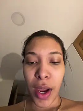 KarolRojas 22 online show from 06/10/26, 07:07