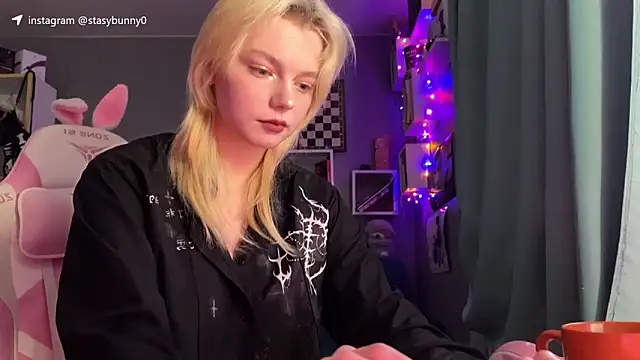 KittyLarva online show from 01/07/26, 05:21