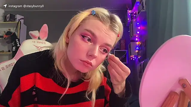 KittyLarva online show from 01/08/26, 07:54