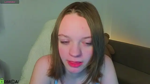 Olivia Riesz online show from 03/08/26, 02:04