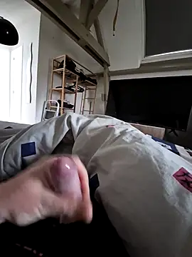 Snapshot of Mangeur44_ chatting on 05/05/26, 04:26 Mangeur44 online show from 05/05/26, 04:26