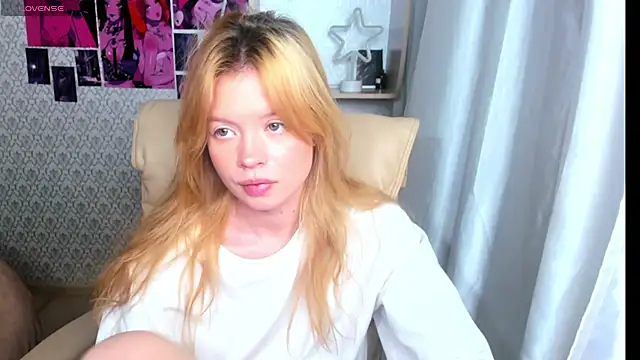 Snapshot of AlysaMeow chatting on 11/25/25, 08:03 AlysaMeow online show from 11/25/25, 08:03