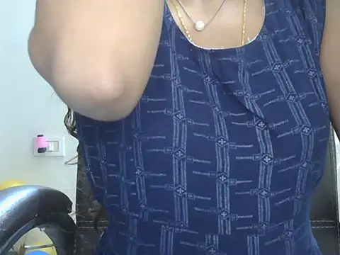 cute mahira online show from 04/05/26, 02:36