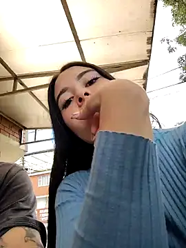 Snapshot of ARIA_AND_NICK chatting on 11/25/25, 05:13 ARIA AND NICK online show from 11/25/25, 05:13