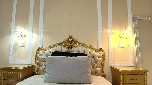 HallieStone online show from 03/31/26, 12:05