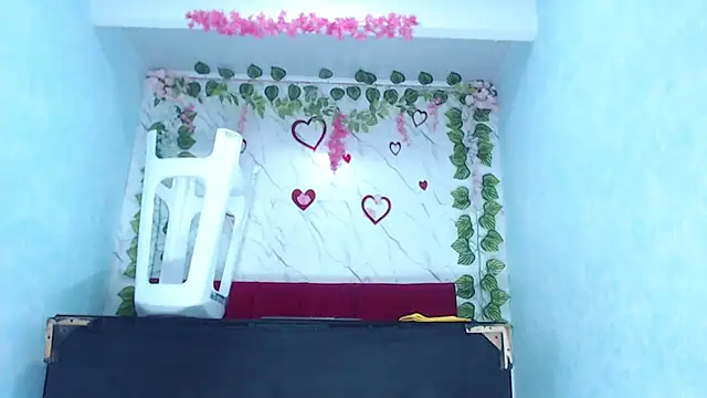 angelamanjarrezcm online show from 12/15/25, 04:22