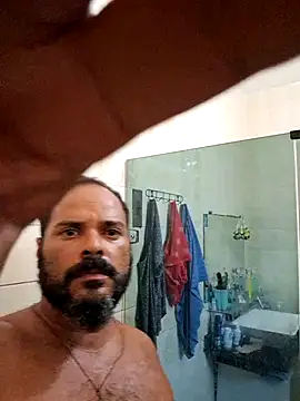 Snapshot of wakahoe chatting on 12/19/25, 04:36 wakahoe online show from 12/19/25, 04:36