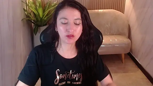 Snapshot of tatiscelis_tf chatting on 11/30/25, 01:20 tatiscelis tf online show from 11/30/25, 01:20