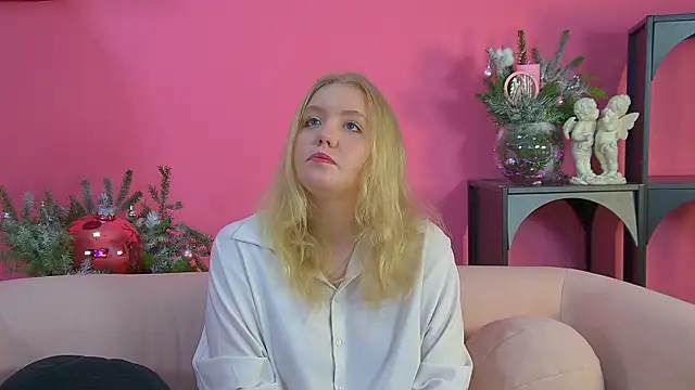 EmilyEvanse online show from 12/02/25, 06:08