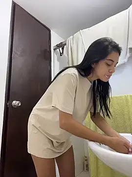 Miia moonn online show from 12/15/25, 11:36