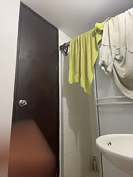 Miia moonn online show from 12/18/25, 11:05