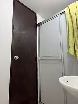 Miia moonn online show from 12/19/25, 11:17