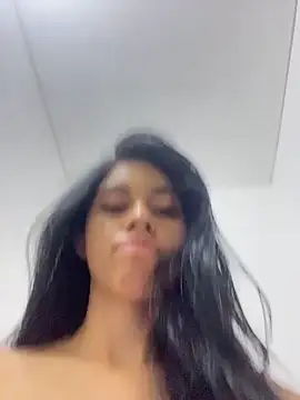 Miia moonn online show from 12/21/25, 11:28