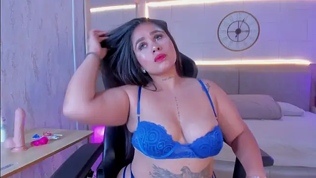 Snapshot of Julietaa_1 chatting on 12/03/25, 07:34 Julietaa 1 online show from 12/03/25, 07:34