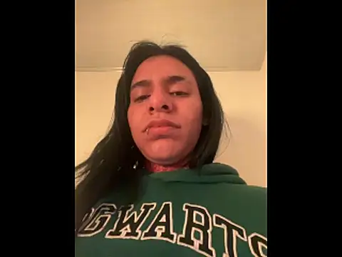 SaraAndrade  online show from 12/17/25, 10:32