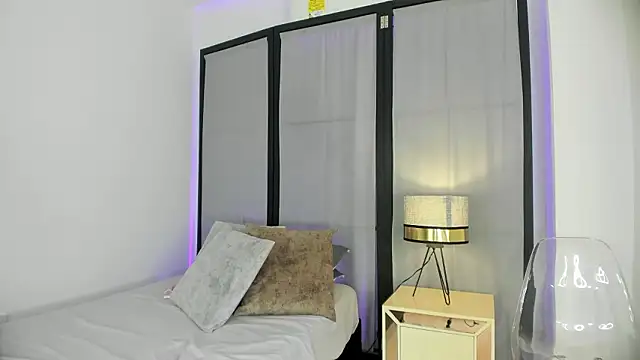 niicole steele  online show from 03/13/26, 10:05