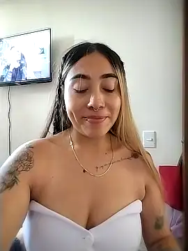 Snapshot of Manuela_Velvet chatting on 12/01/25, 03:06 Manuela Velvet online show from 12/01/25, 03:06