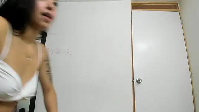 angel pink7 online show from 12/16/25, 07:19