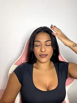 Snapshot of Laurapocahontas chatting on 11/29/25, 11:30 Laurapocahontas online show from 11/29/25, 11:30