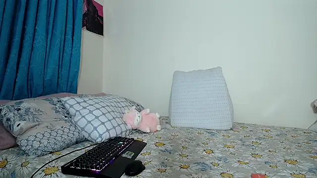 Snapshot of Sweet_navy_ chatting on 04/03/26, 11:36 Sweet navy online show from 04/03/26, 11:36