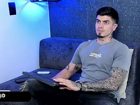  mrcock   online show from 04/10/26, 11:31