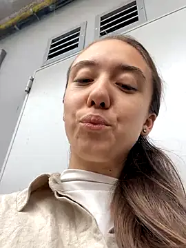 Snapshot of CristinaSw chatting on 12/14/25, 12:54 CristinaSw online show from 12/14/25, 12:54