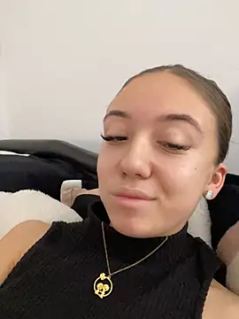 Snapshot of CristinaSw chatting on 01/19/26, 12:53 CristinaSw online show from 01/19/26, 12:53