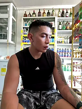 OliverWest04 online show from 12/17/25, 08:59