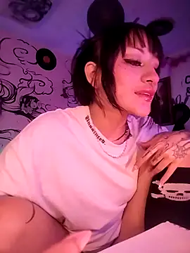 Layla quinn online show from 02/18/26, 12:23