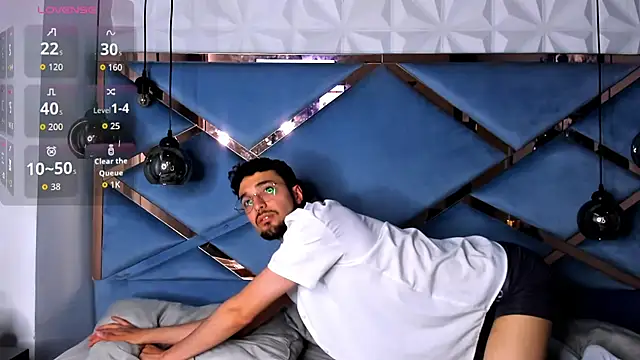 Snapshot of JonnyGreey chatting on 12/01/25, 07:19 JonnyGreey online show from 12/01/25, 07:19