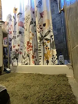 xxxenzo1 online show from 12/15/24, 06:48