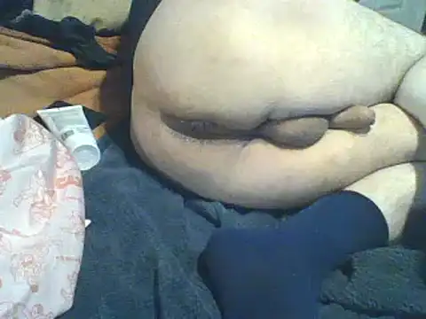 xxxenzo1 online show from 12/30/24, 11:49