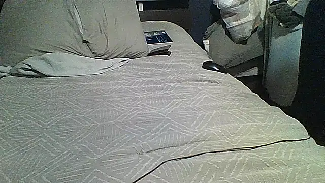 xxxenzo1 online show from 09/09/25, 04:23