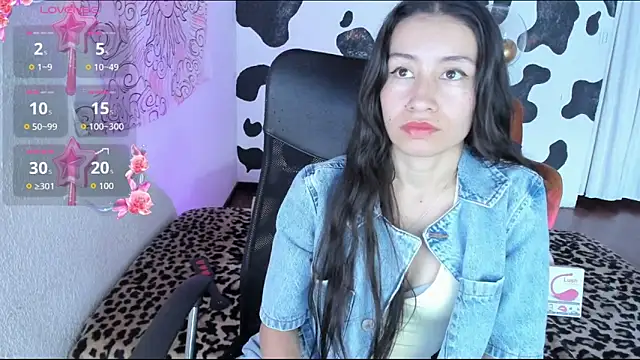 annie smith22 online show from 11/26/25, 08:43