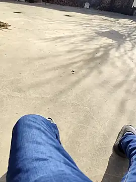 Snapshot of Adandan01 chatting on 11/30/25, 03:43 Adandan01 online show from 11/30/25, 03:43