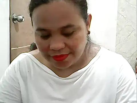 Snapshot of cutechubby chatting on 05/17/26, 10:44 cutechubby online show from 05/17/26, 10:44