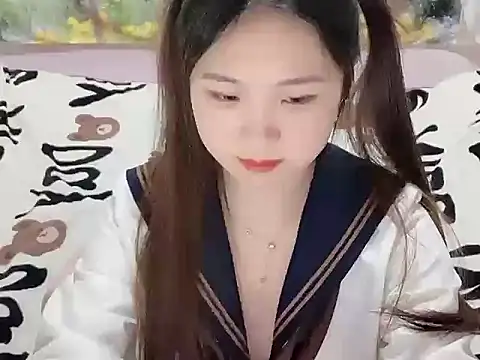 Snapshot of Poppy13 chatting on 11/27/25, 01:13 Poppy13 online show from 11/27/25, 01:13