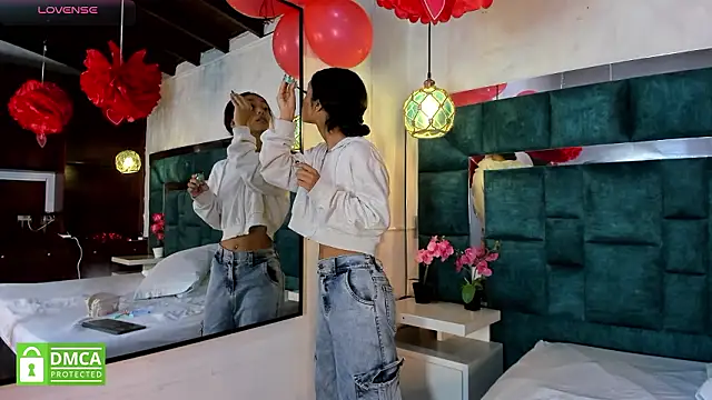 Snapshot of _bonnyandclyde chatting on 02/18/26, 12:01 bonnyandclyde online show from 02/18/26, 12:01