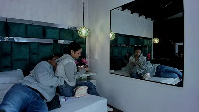 Snapshot of _bonnyandclyde chatting on 03/02/26, 11:28 bonnyandclyde online show from 03/02/26, 11:28