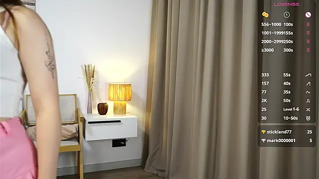 Snapshot of SharronAramini chatting on 11/27/25, 08:11 SharronAramini online show from 11/27/25, 08:11