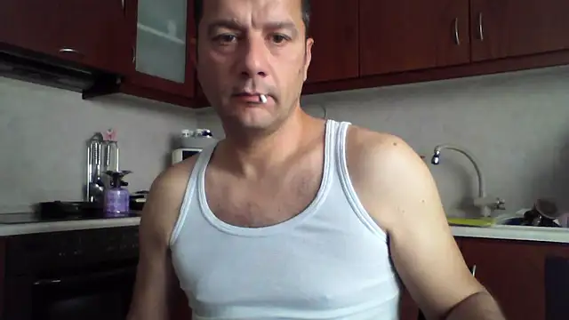 Snapshot of Billakos chatting on 06/04/26, 07:47 Billakos online show from 06/04/26, 07:47