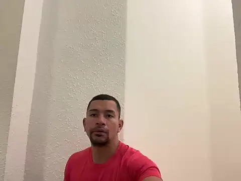 Snapshot of esleider12 chatting on 12/15/25, 11:36 esleider12 online show from 12/15/25, 11:36