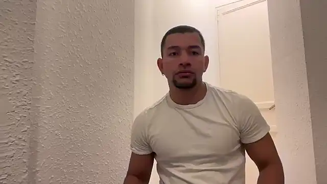 Snapshot of esleider12 chatting on 12/18/25, 04:57 esleider12 online show from 12/18/25, 04:57