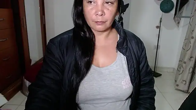 vivian-milf online show from 04/16/26, 01:50